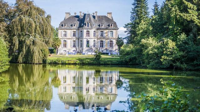 Chateau Du Perron à Saint-Sauveur Village