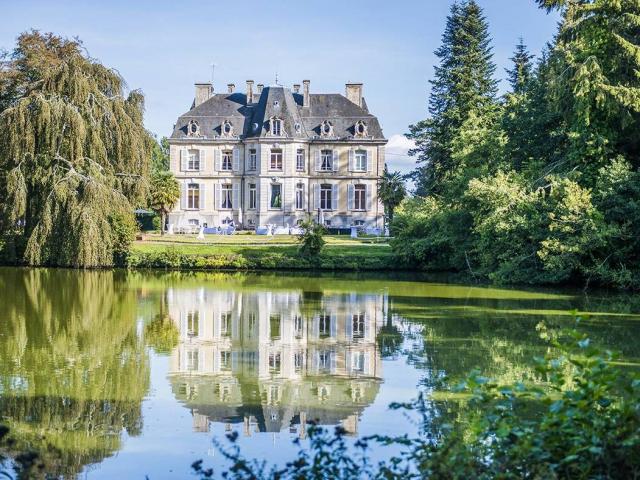 Chateau Du Perron à Saint-Sauveur Village