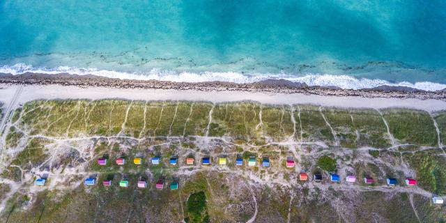 Vue aerienne de la plage des cabines de Gouville sur Mer