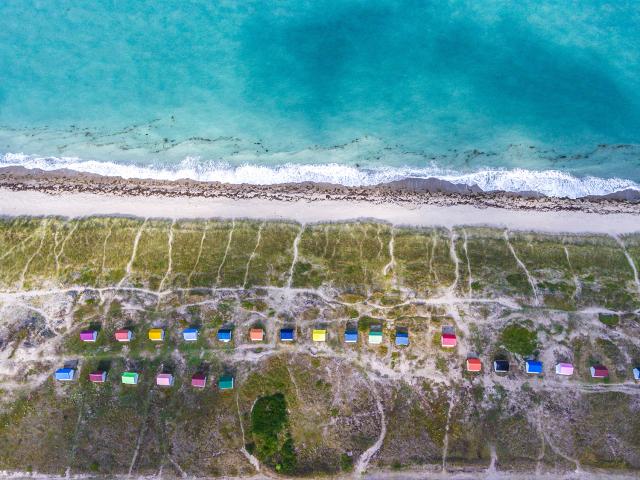 Vue aerienne de la plage des cabines de Gouville sur Mer