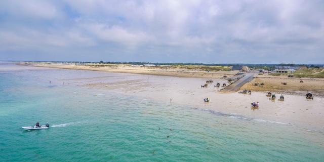 Plage vue de la mer, cale de Gouville sur Mer