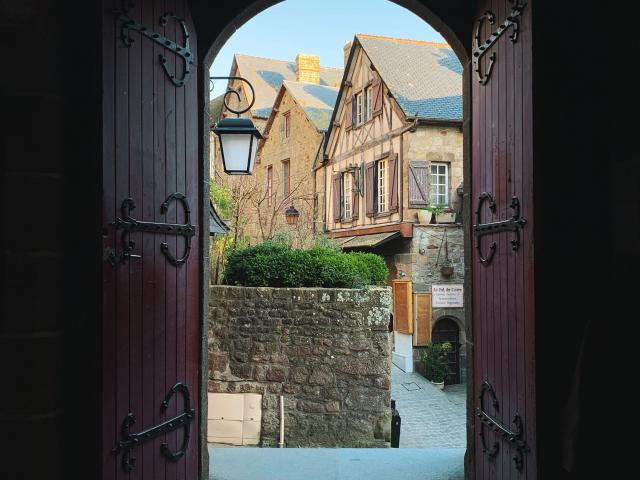 Entrée dans le Mont-SaintMichel