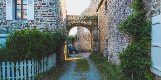 Ruelles de Regnéville sur Mer dans la Manche en Normandie