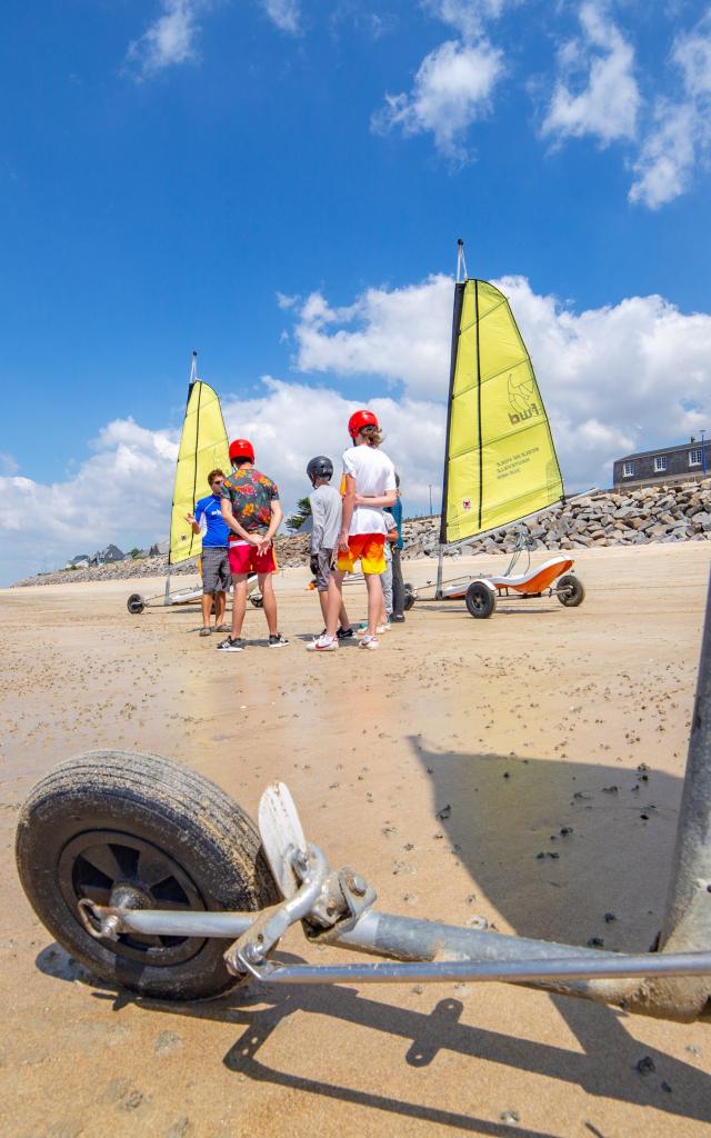 Char à voile sur la plage