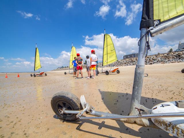 Char à voile sur la plage