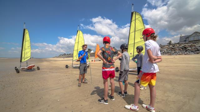 activités pour enfants, char à voile à coutances mer et bocage