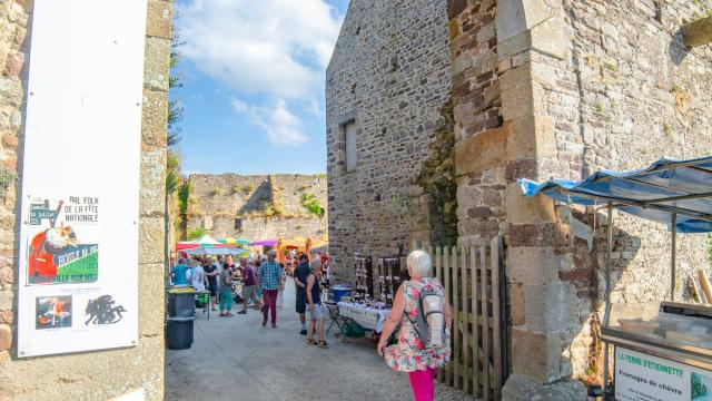 Entrée du château de Regnéville sur Mer