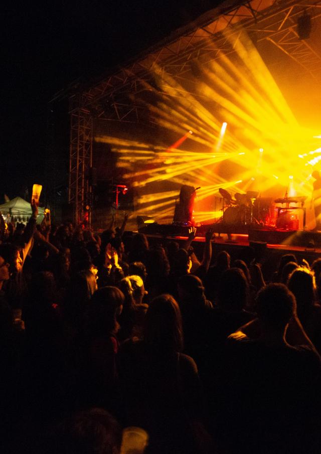 Chauffer dans la noirceur sur la plage de Montmartin sur mer - agenda COutances Tourisme