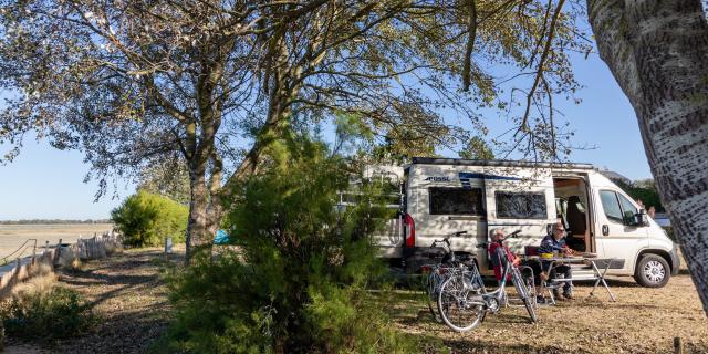 Aire de camping car qu bord de la mer