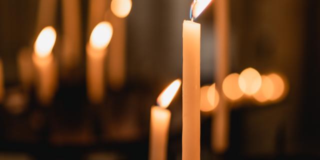 Bougies dans une chapelle de la cathédrale de Coutances