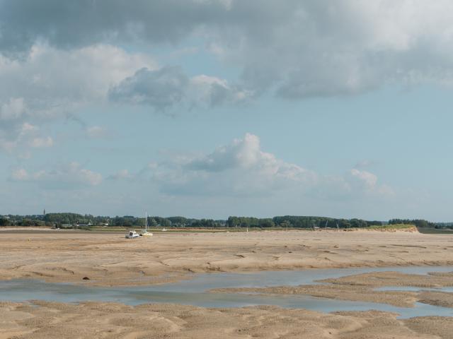 Marée basse dans le havre de la Vanlée