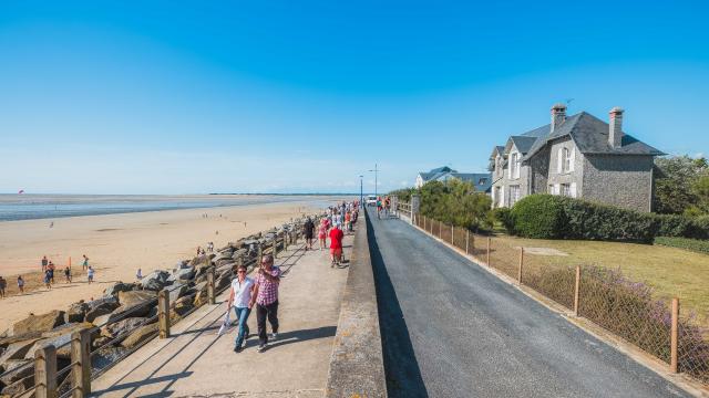 Digue promenade de Hauteville sur mer