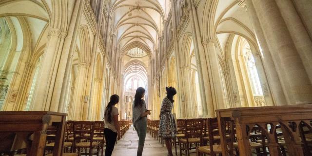 Visite de la cathédrale par le pays d'art et d'histoire du coutançais