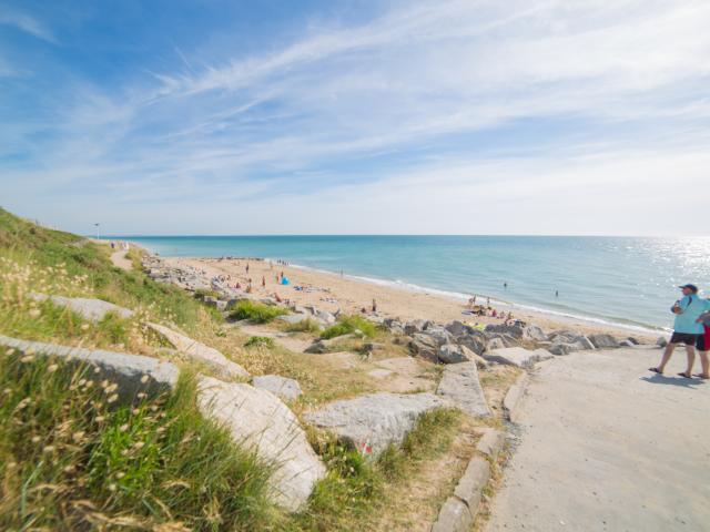 Plage de l'école de voile à Agon-Coutainville