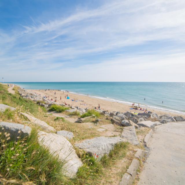 Plage de l'école de voile à Agon-Coutainville