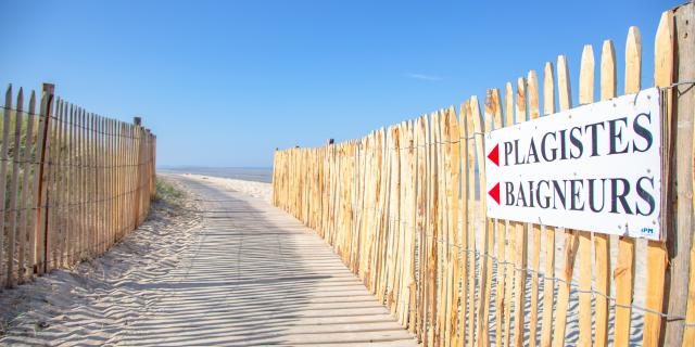 sentier aménagé plage accessible à hauteville sur mer