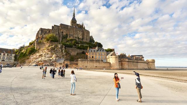 Le Mont-Saint-Michel vu depuis la plage