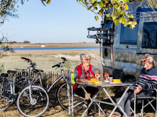 Camping-Car face au havre à Regnéville-sur-Mer