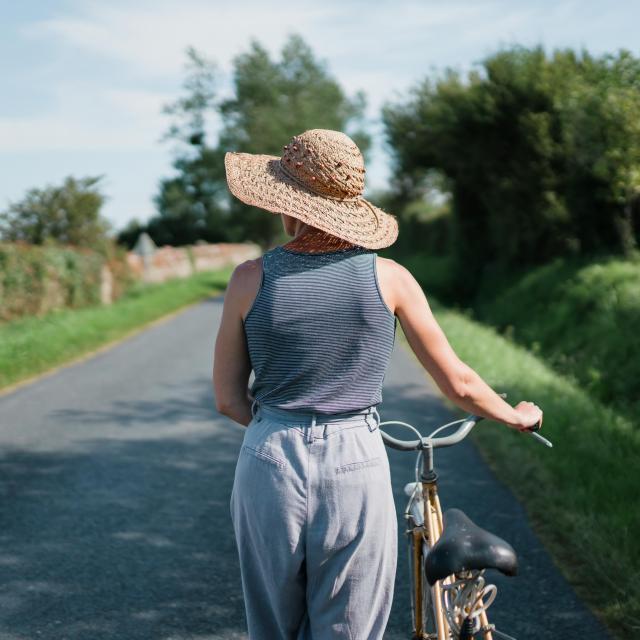 Slow tourisme et vélo à Coutances mer et bocage