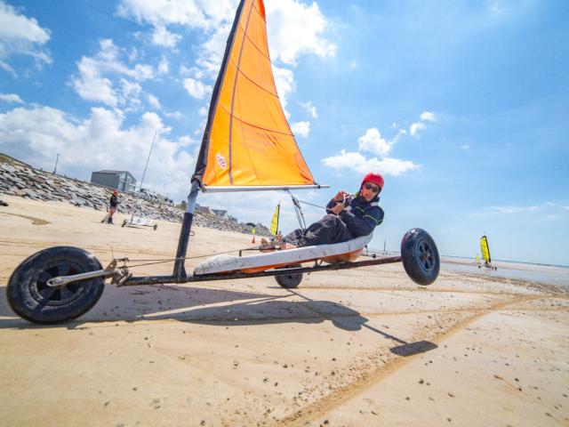 Char à voile à Hauteville-sur-Mer