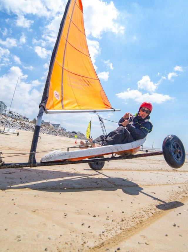 Char à voile à Hauteville-sur-Mer