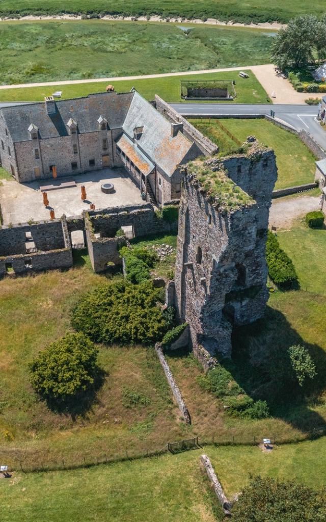 Régneville-sur-Mer, le château