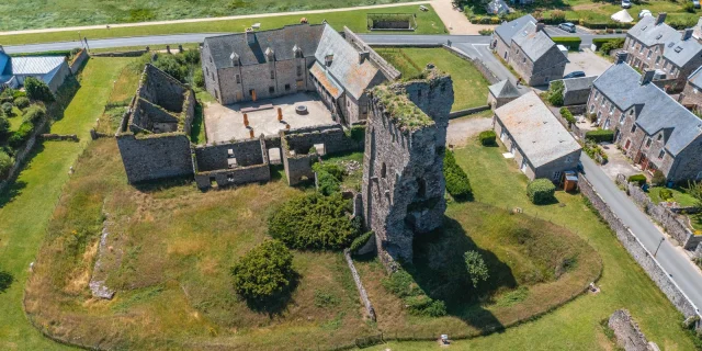 Régneville-sur-Mer, le château