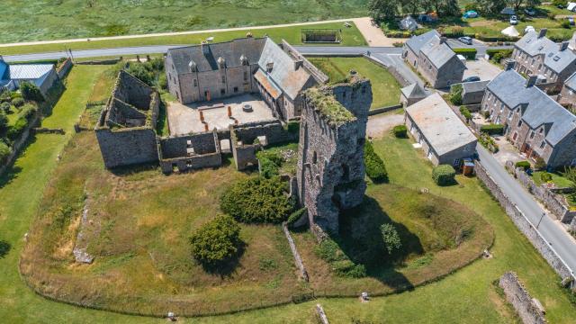 Régneville-sur-Mer, le château