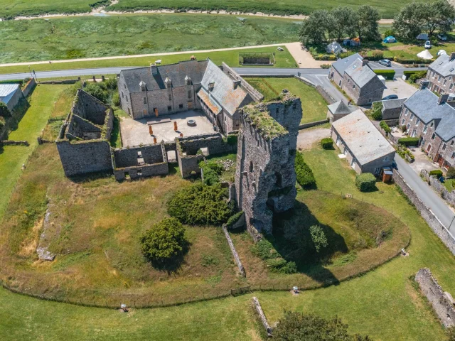 Régneville-sur-Mer, le château