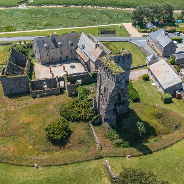 Régneville-sur-Mer, le château