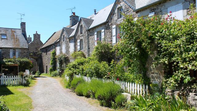 Regneville Sur Mer Cour à Tot ©coutances Tourisme