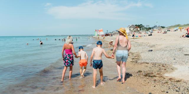 Famille plage de Hauteville-sur-Mer