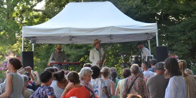 Coutances Jardin En Scene (2)