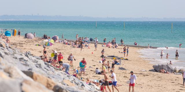 Baignade A La Plage Agon Coutainville