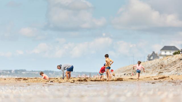 Sur la plage de Hauteville-sur-Mer