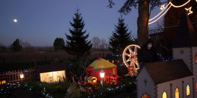 Village Miniature Et Marche De Noel Guehebert 8