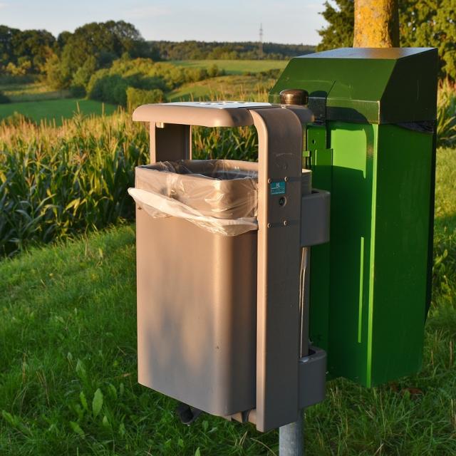 Poubelle Sentier De Randonnee