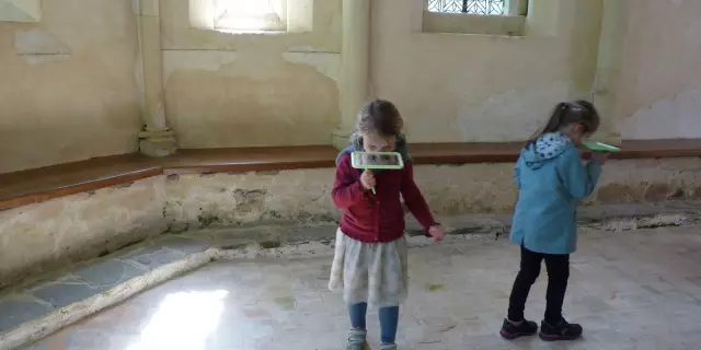 Visite familles à l'abbaye de Hambye