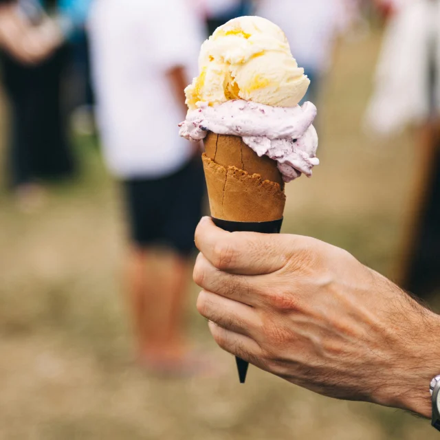 Glace En Ete A Coutances Mer Et Bocage