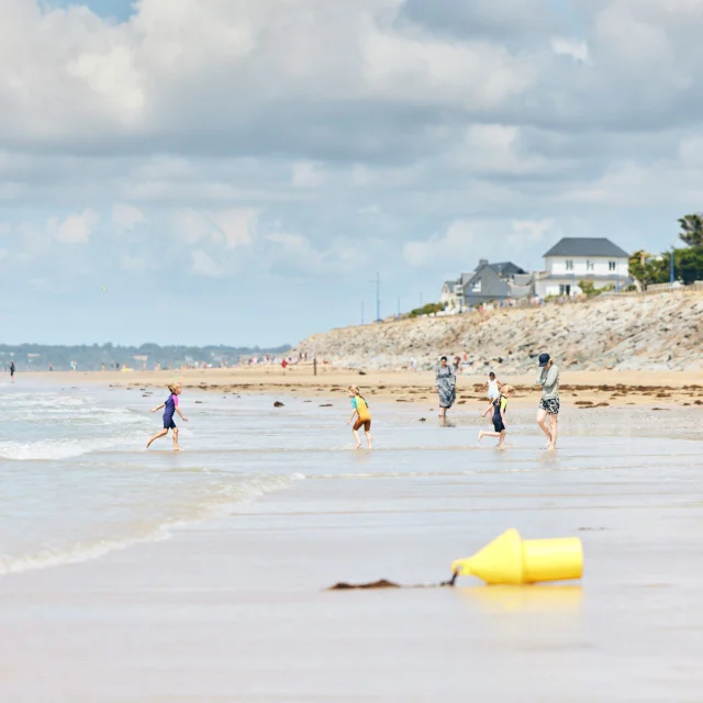 Plage De Hauteville Sur Mer