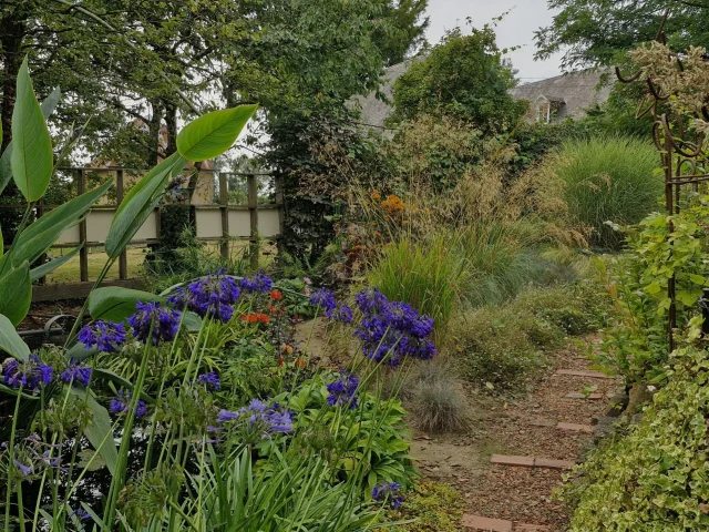 Jardin Du Revers Notre Dame De Cenilly 9