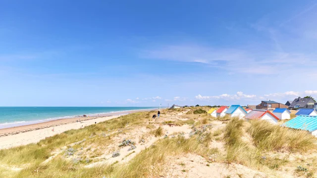 Plage des cabines de Gouville-sur-Mer