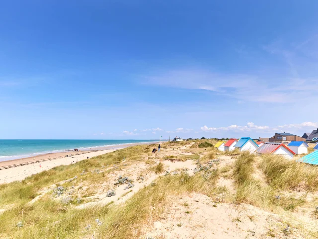 Plage des cabines de Gouville-sur-Mer